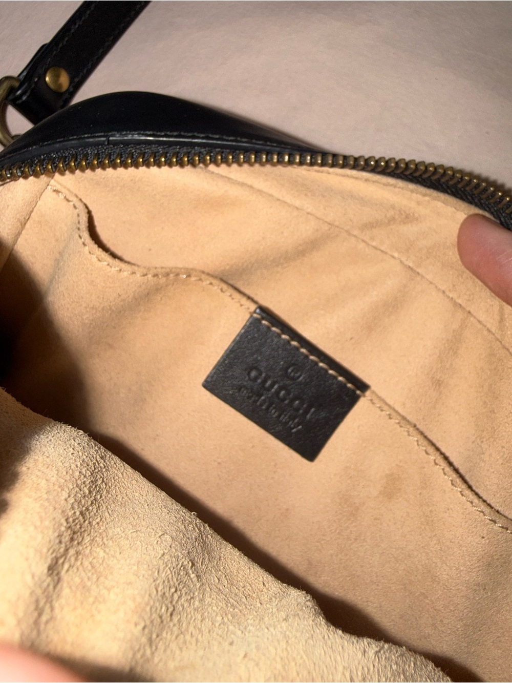 Gucci GG Marmont Black Quilted Camera Bag Small Crossbody Gold Hardware - Picture 2 of 5